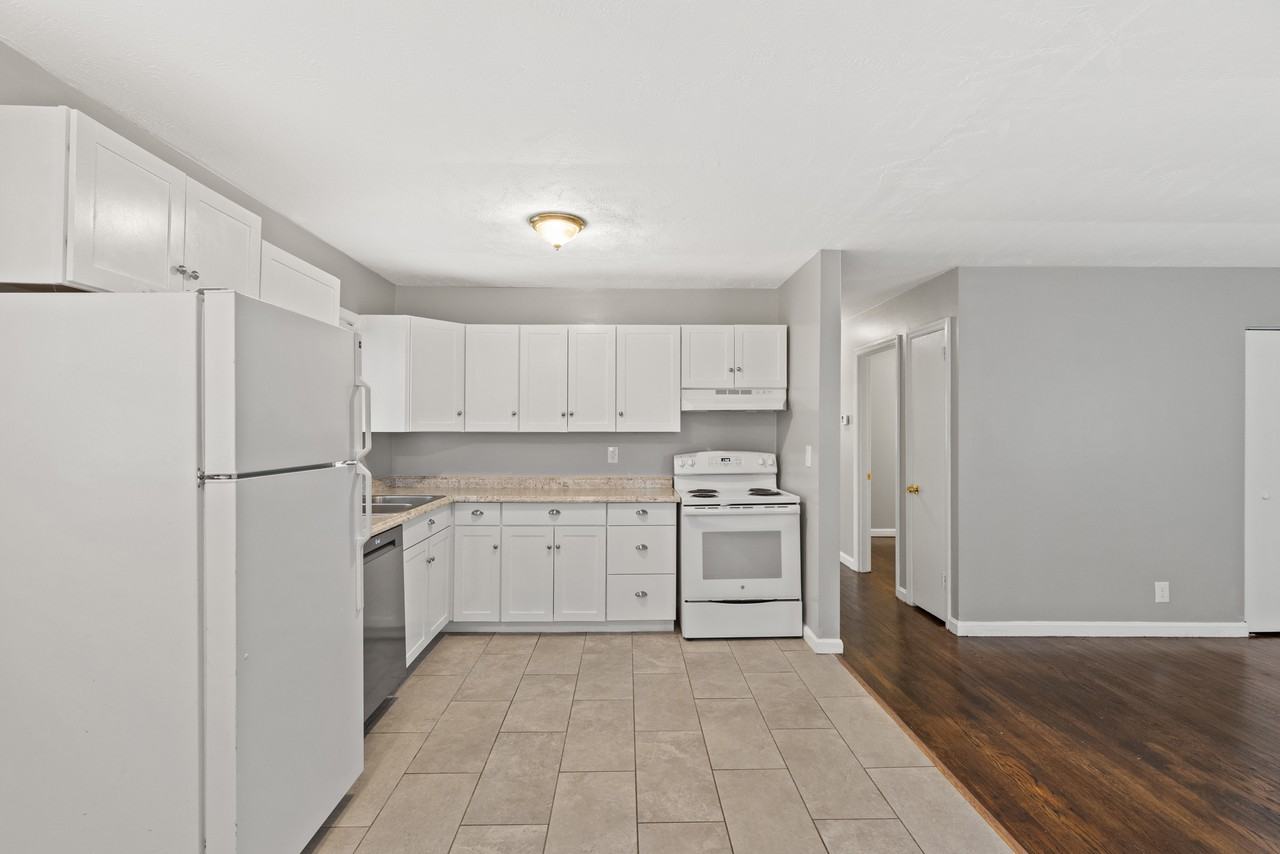 328 Harvard Dr #1 - Photo 3 of 20