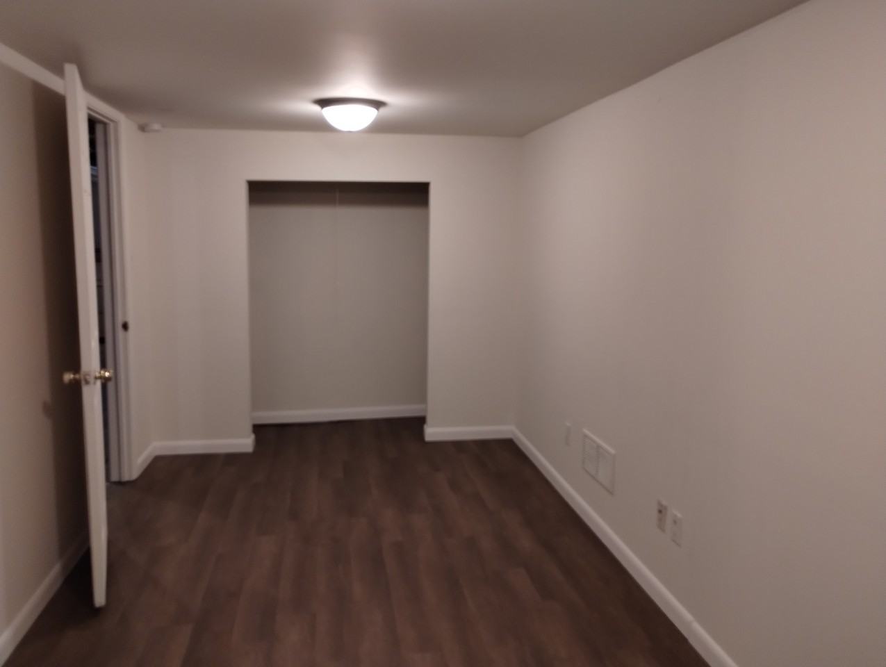 200 W 21st St #NA - Photo 3 of 4