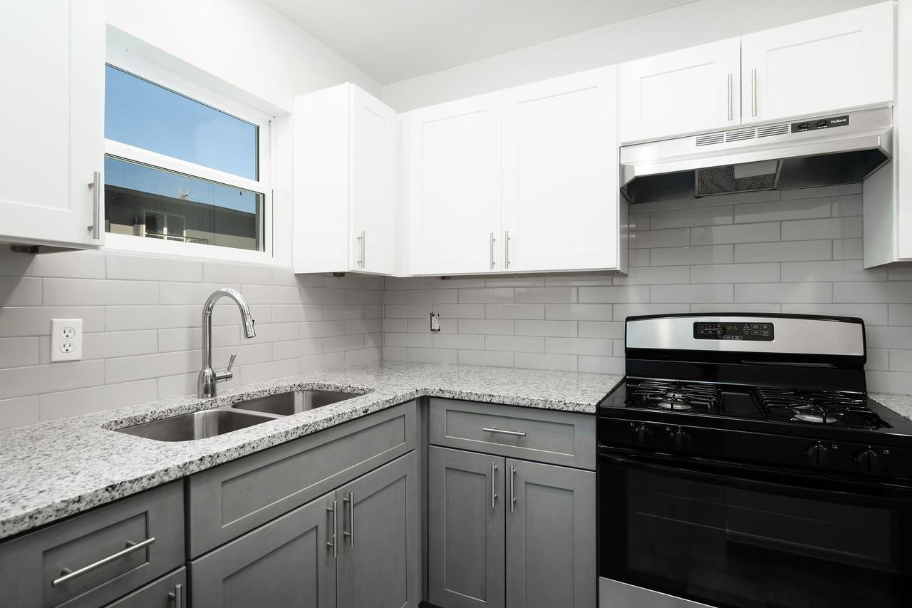 2515 Clara Ln #133 - Photo 7 of 33