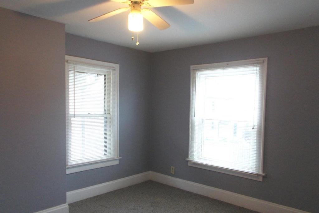 558 Lilley Ave - Photo 3 of 10