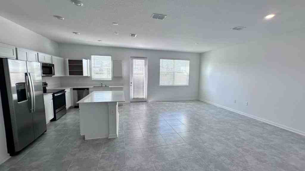 318 Bogey Dr - Photo 2 of 26