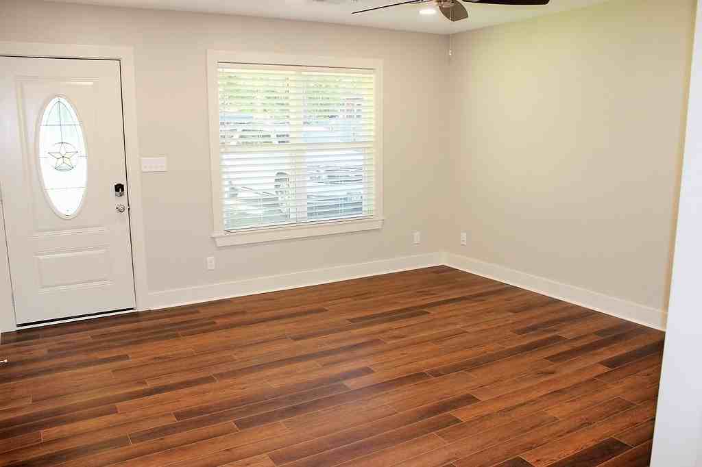 1601 Faulkner St - Photo 3 of 20