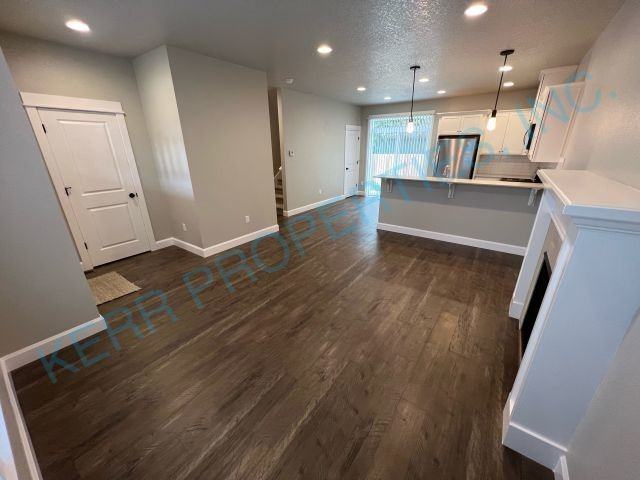 13118 Se 21st Ave - Photo 3 of 20