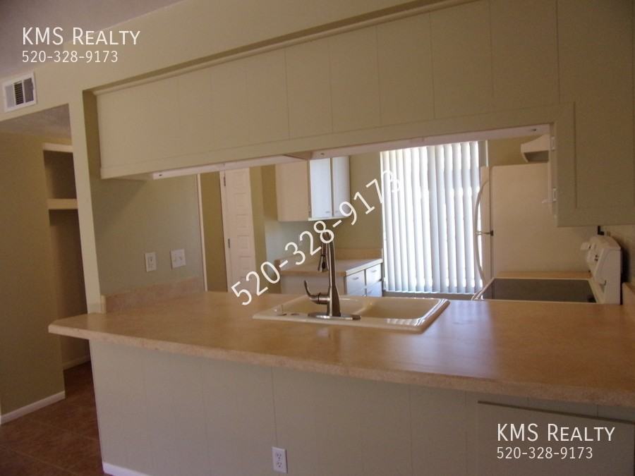 702 S Pantano Rd #D - Photo 6 of 25