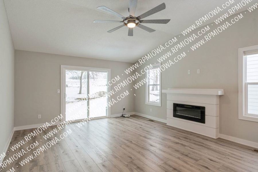 5320 Destiny Dr - Photo 3 of 17