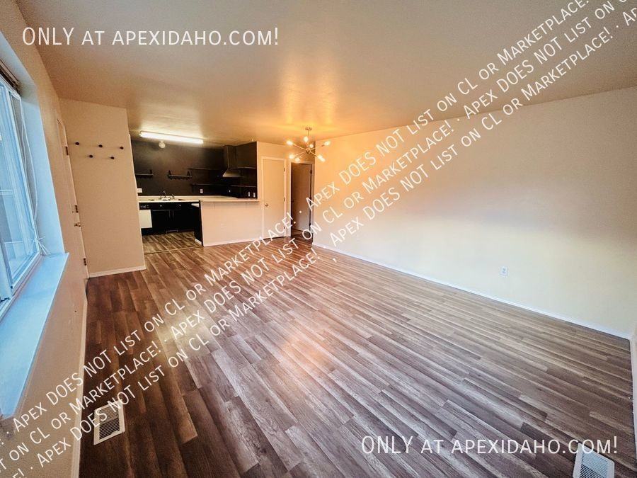 2778 N Macondray Ln - Photo 3 of 15