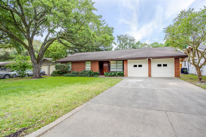 8939 Altamont Dr - Photo 2 of 24