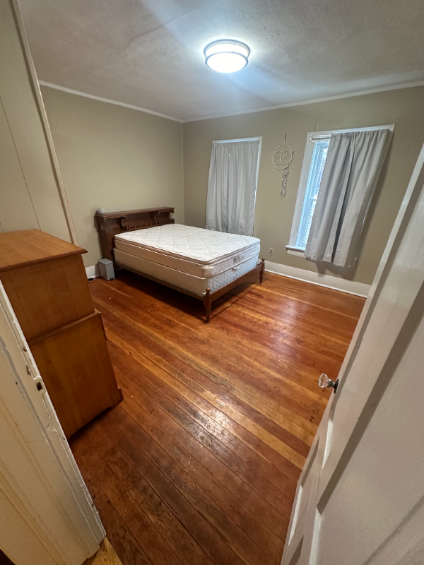 124 W Allen St #1 - Photo 2 of 7