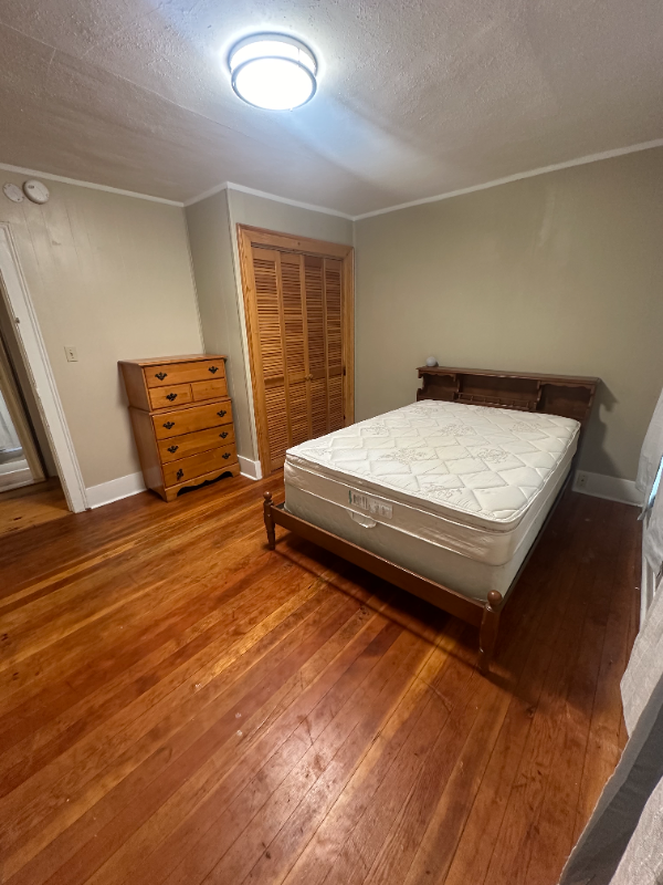 124 W Allen St #1 - Photo 3 of 7