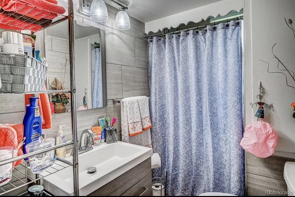 243 Grove St #NA - Photo 3 of 8