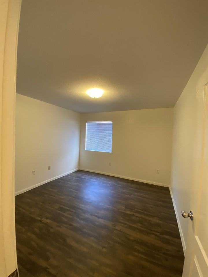 3980 E Owens - 207     Building - Photo 6 of 16