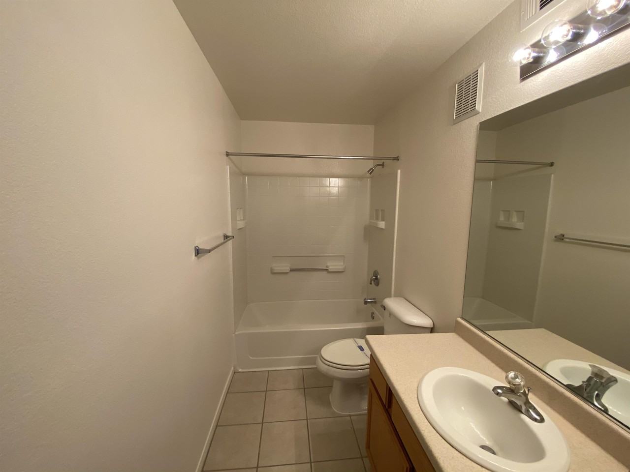 3980 E Owens - 207     Building - Photo 7 of 16