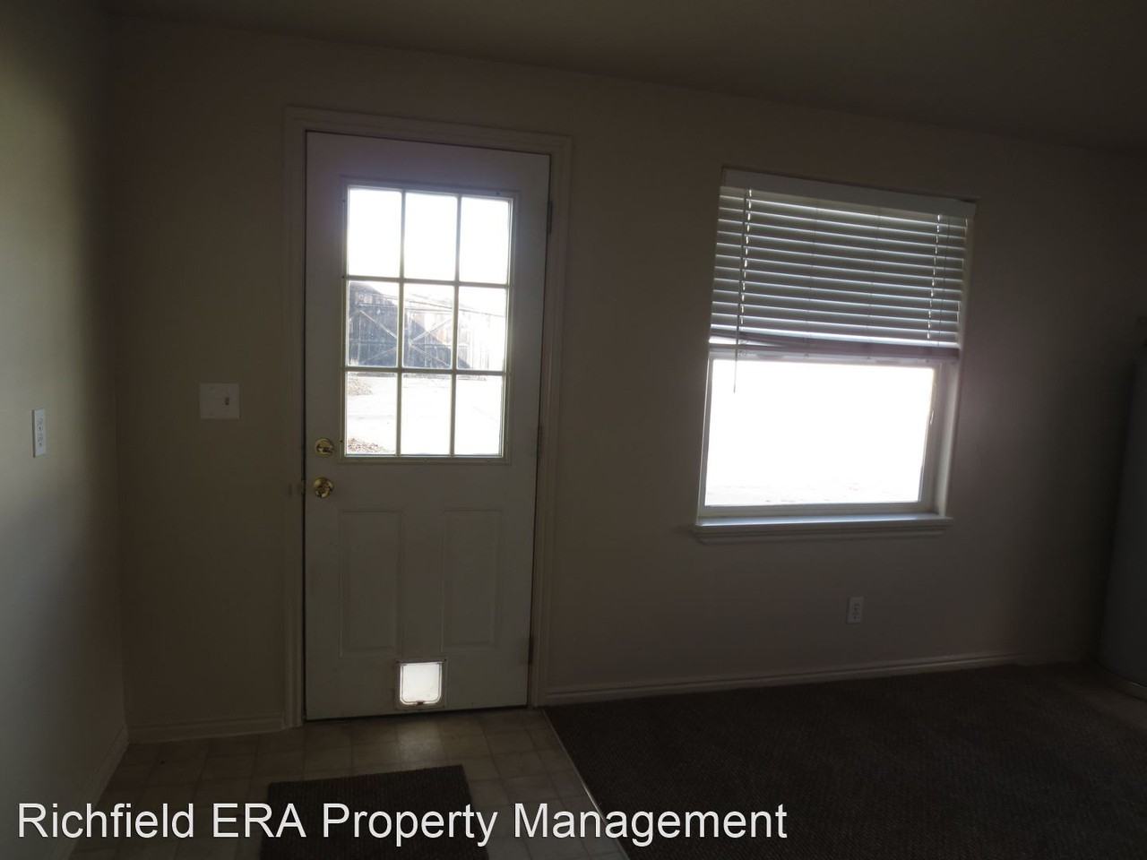 245 E 100 N - Photo 3 of 9