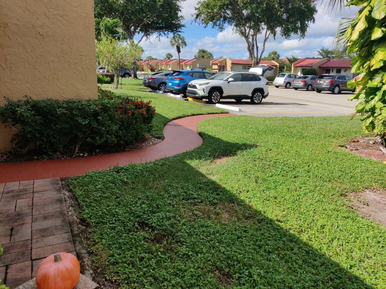 120 Lake Anne Dr - Photo 2 of 8