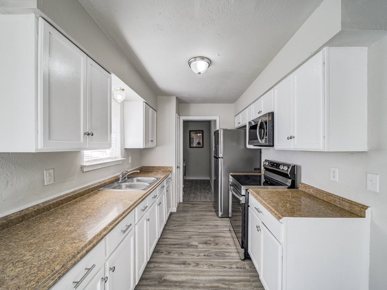 Pebbleshores Dr - Photo 7 of 19