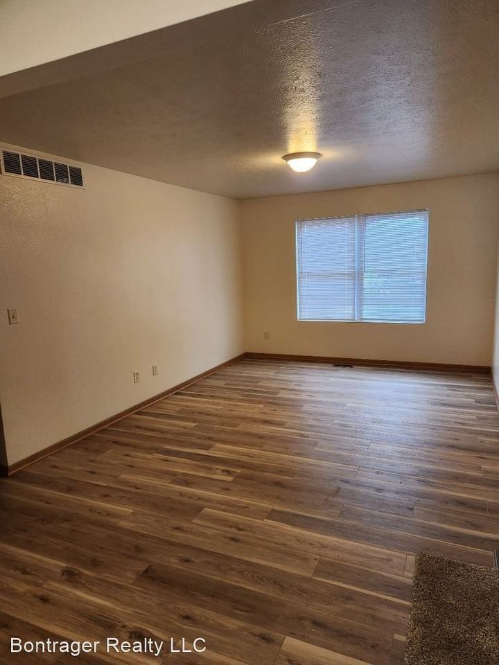 625 Simpson Avenue - Photo 3 of 6