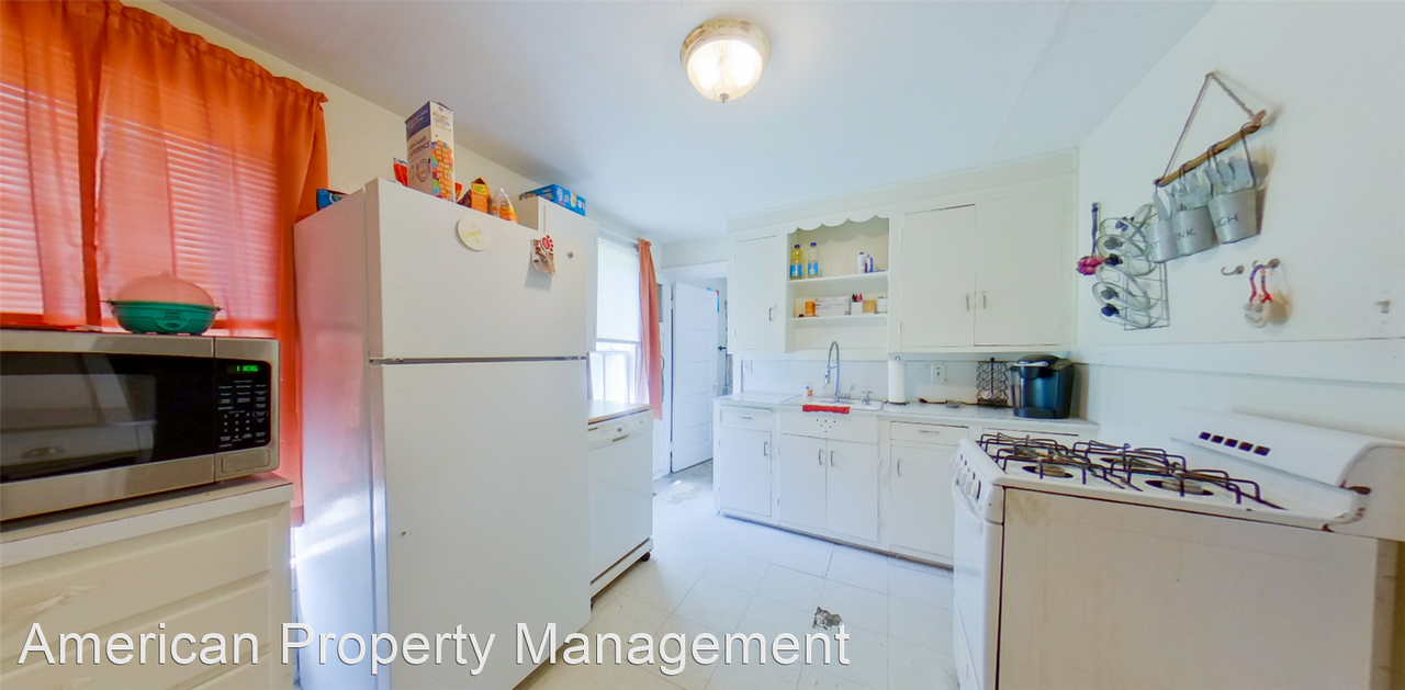 1007 Leavenworth St - Photo 3 of 11