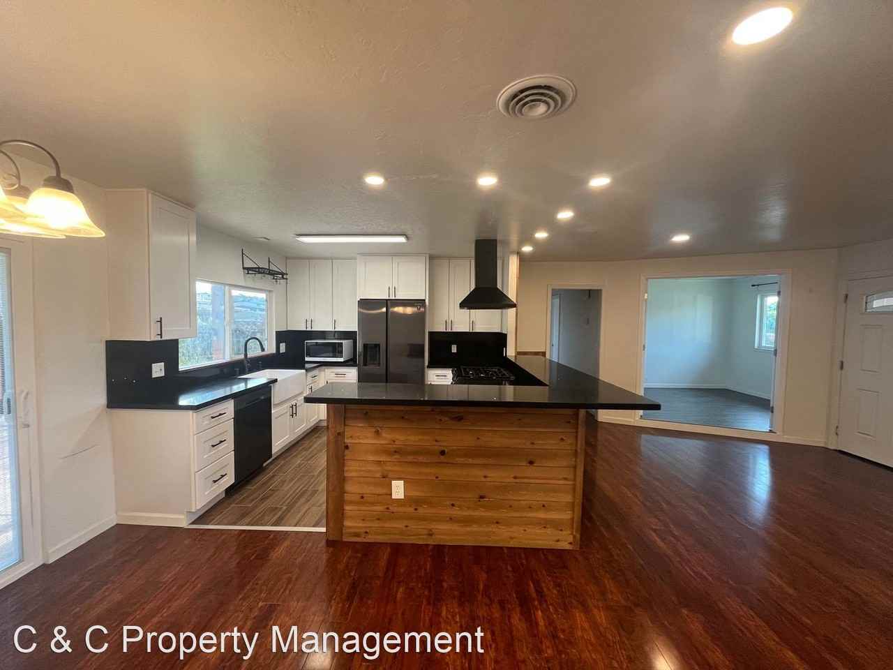 1770 Luxton St - Photo 3 of 13