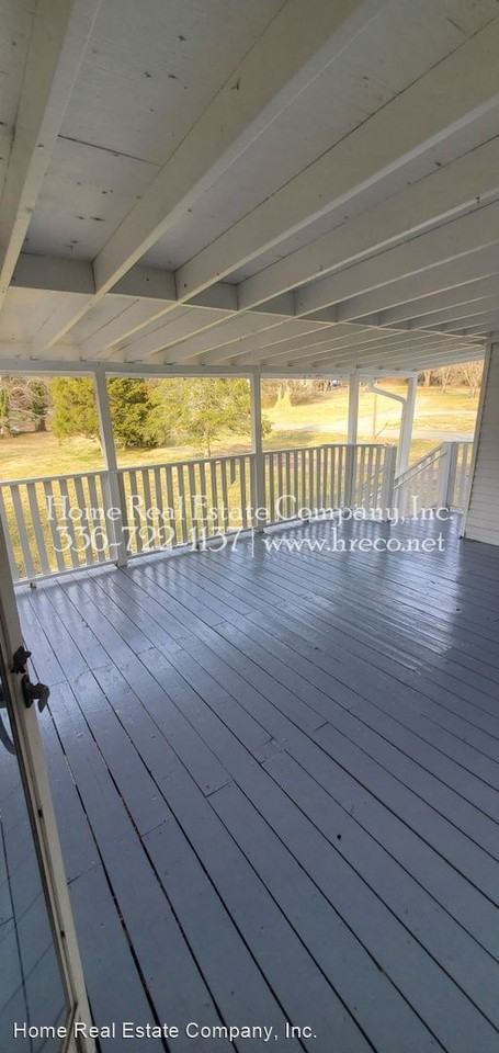 2047 W Clemmonsville Rd - Photo 3 of 11