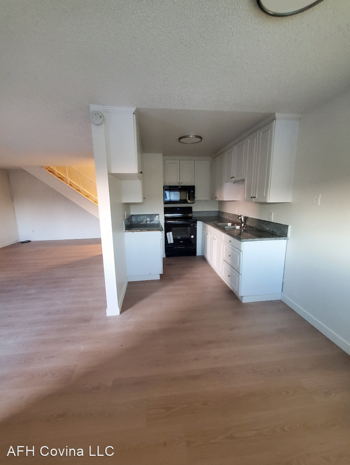 545 E Rue Royale - Photo 2 of 16