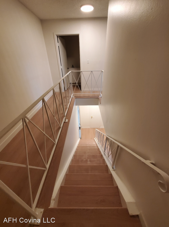 545 E Rue Royale - Photo 3 of 16