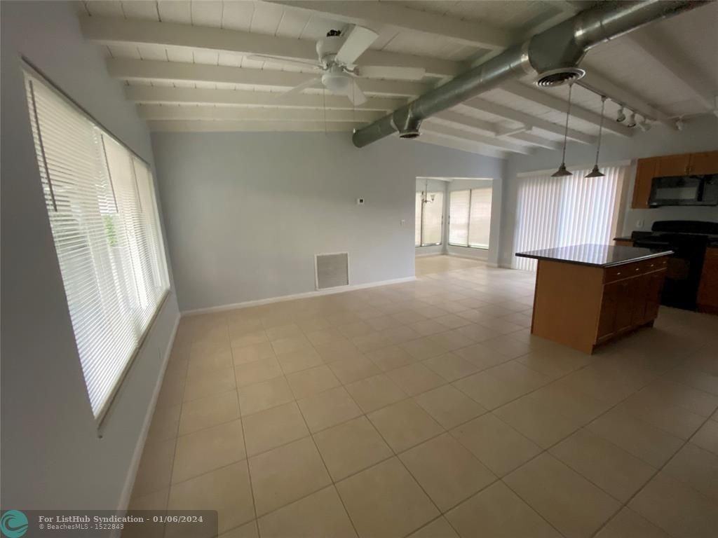 2316 Sw 35th Ave - Photo 3 of 26