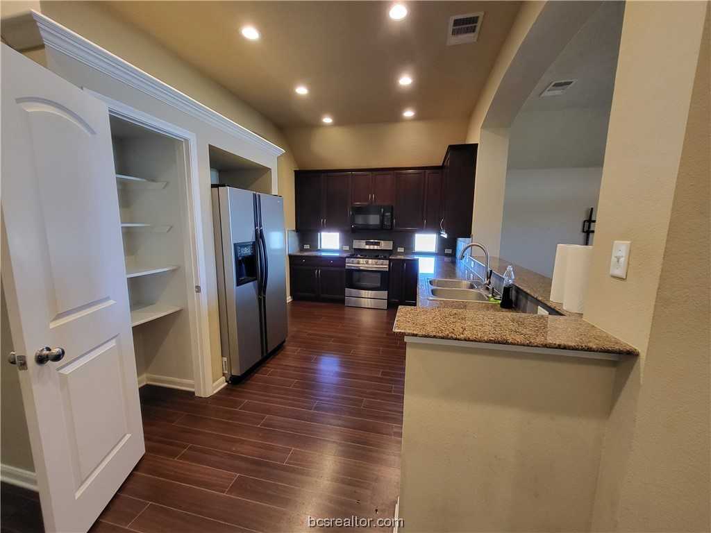 101 Garnet Ct - Photo 2 of 20