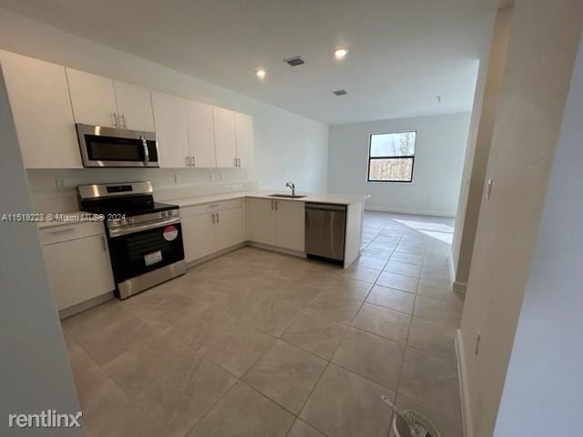 12900 Sw 231st St #12900 - Photo 2 of 10