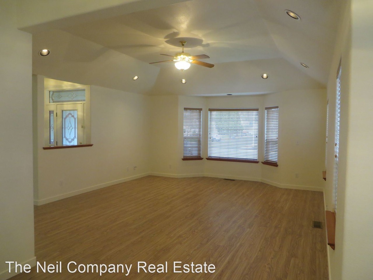 1141 Nw Kring St - Photo 3 of 13