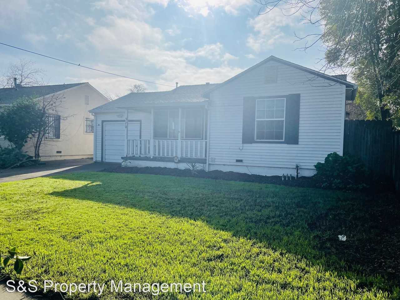 370 Leitch Ave - Photo 2 of 10