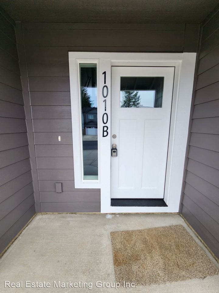 1010 Peach Rd - Photo 3 of 17