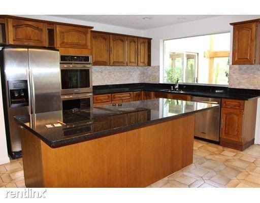 33 Pond St - Photo 3 of 8