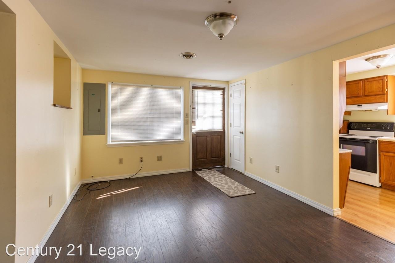 1424 E State St - Photo 3 of 16