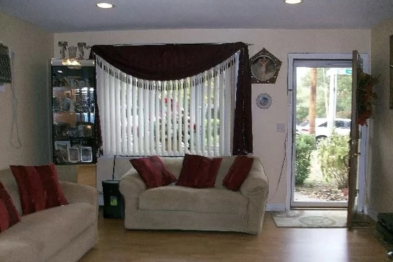 45 Erna Dr - Photo 2 of 9