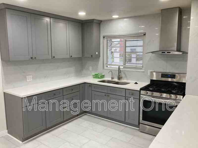 921 S Diamond St - Photo 2 of 32