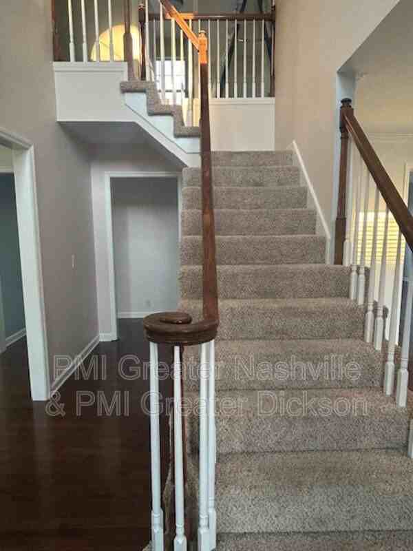 1109 Elkader Ct S - Photo 2 of 42