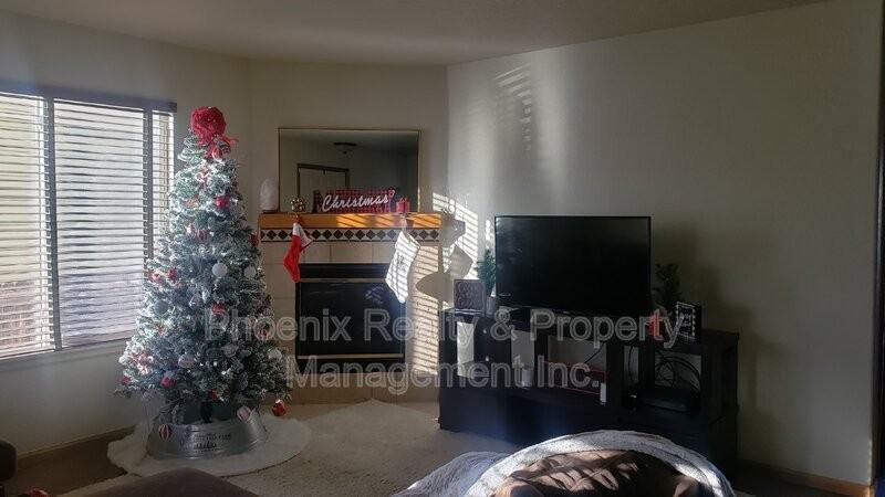 678 Mathews Cir - Photo 4 of 34