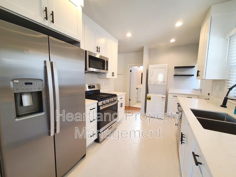 2285 Fort Stockton Dr - Photo 4 of 9