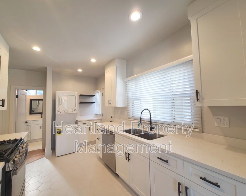 2285 Fort Stockton Dr - Photo 5 of 9