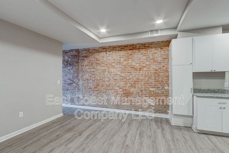 2503 Francis St - Photo 3 of 31