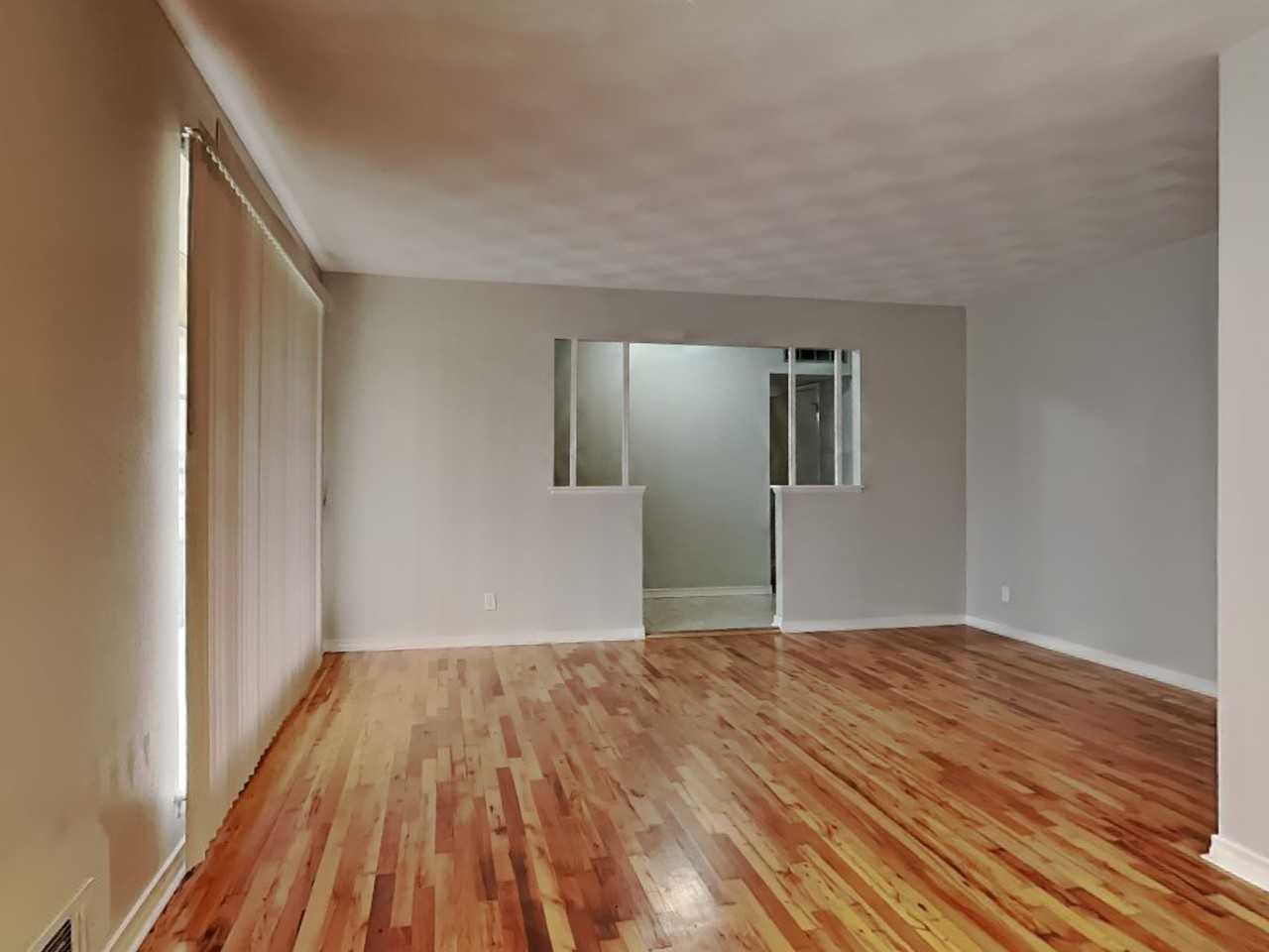 8445 Bocowood Dr - Photo 3 of 28