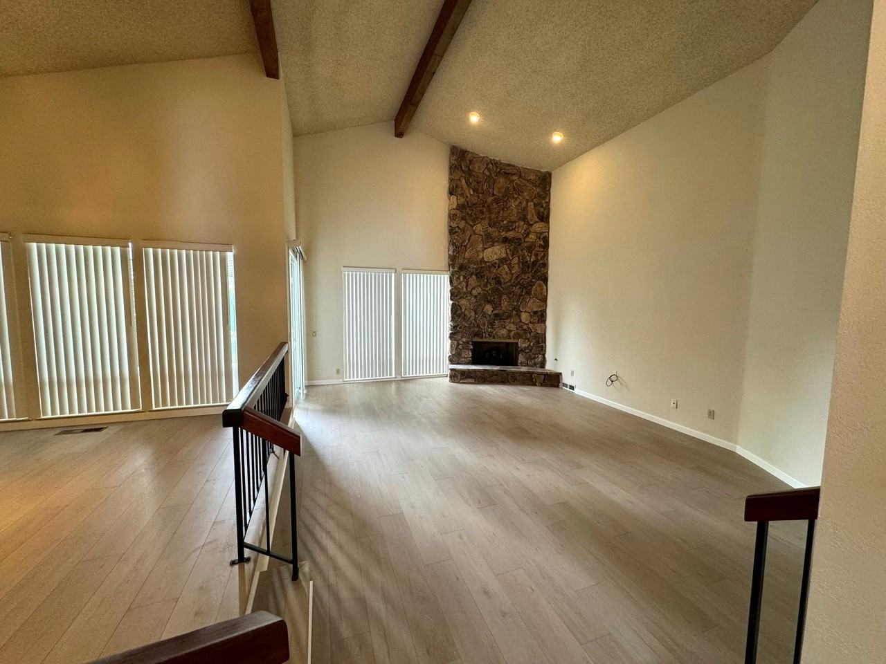 2 Dumfries Ct - Photo 3 of 26