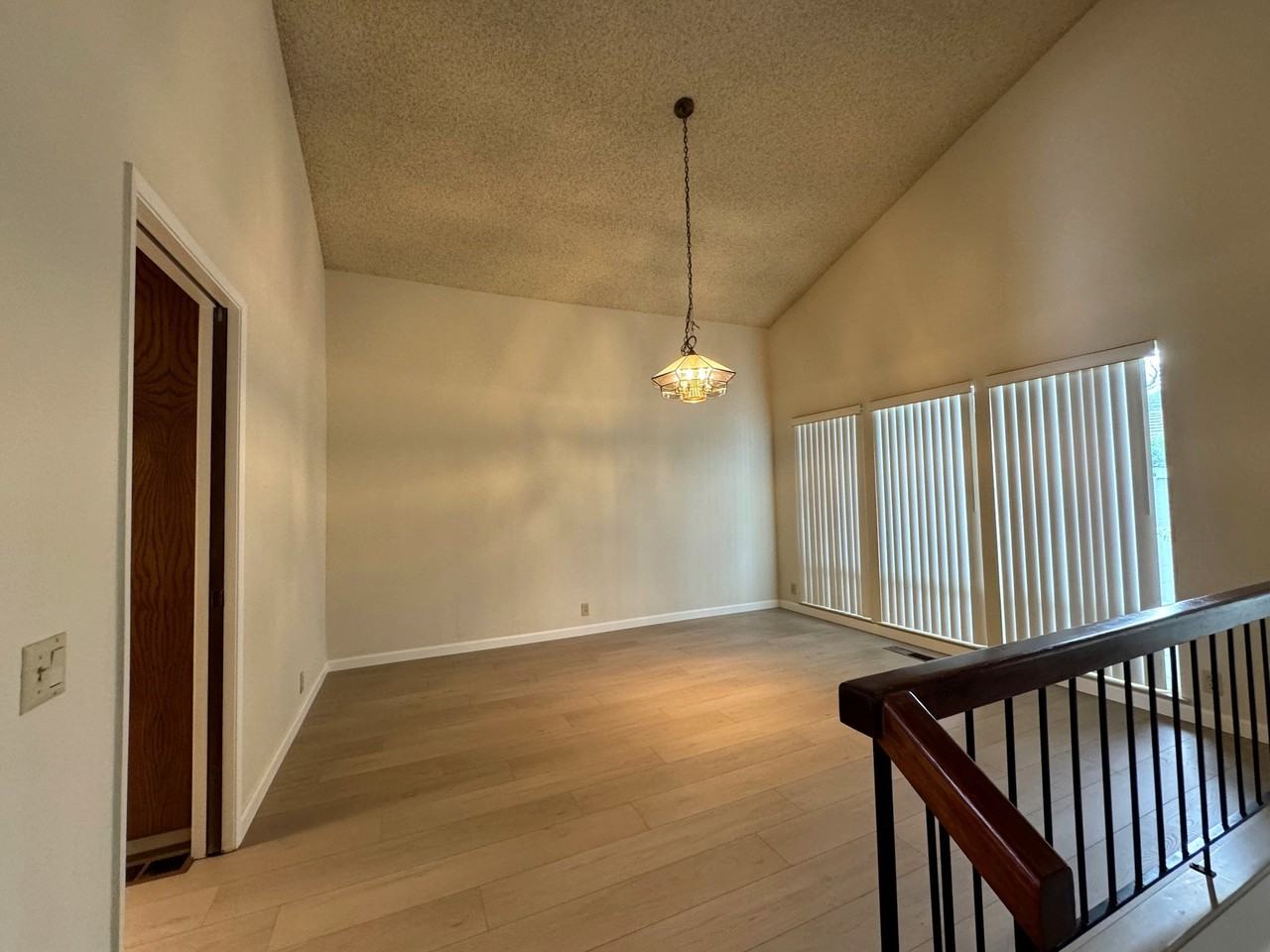 2 Dumfries Ct - Photo 5 of 26