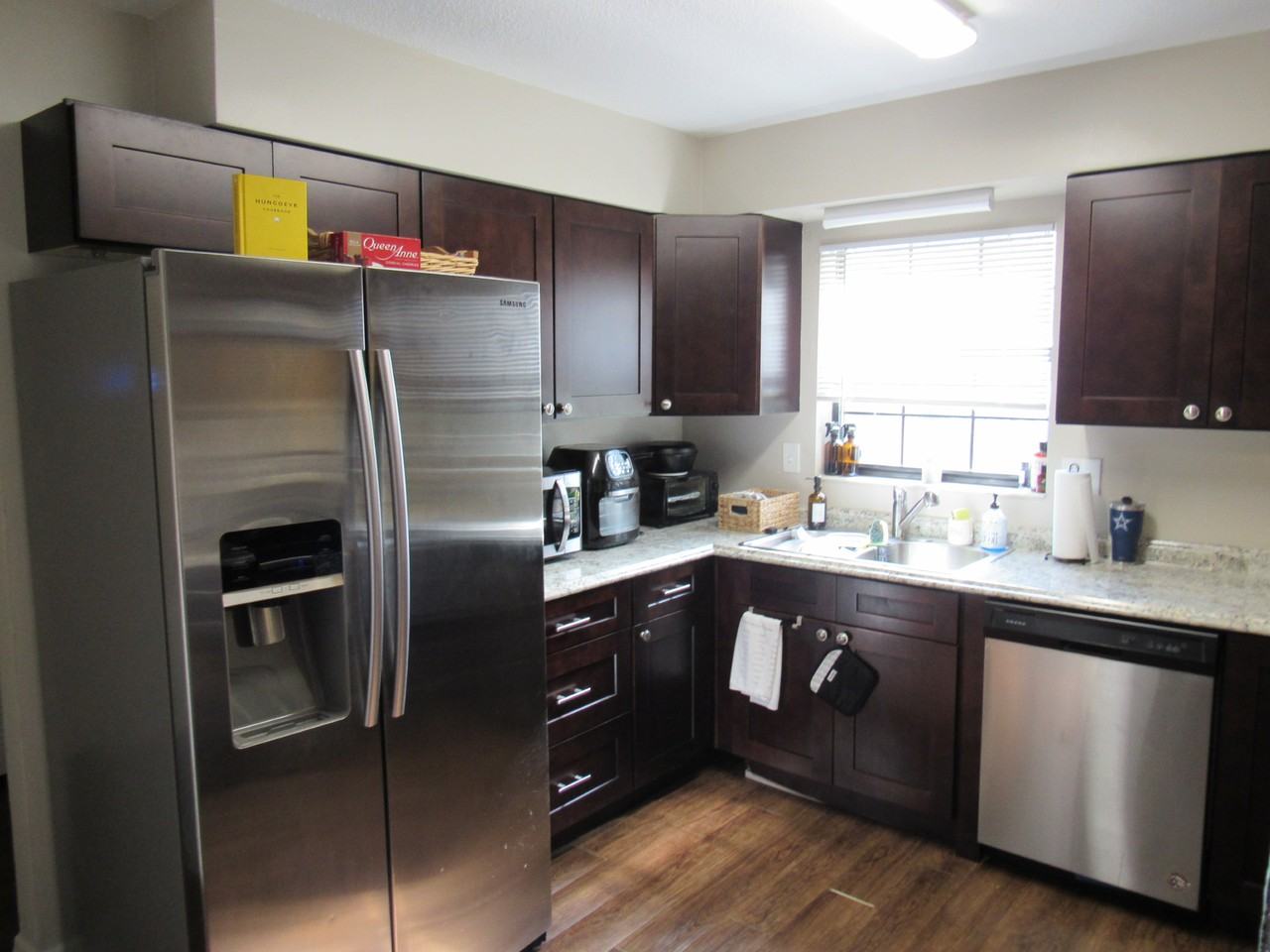 6191 Sequoia Dr - Photo 4 of 11