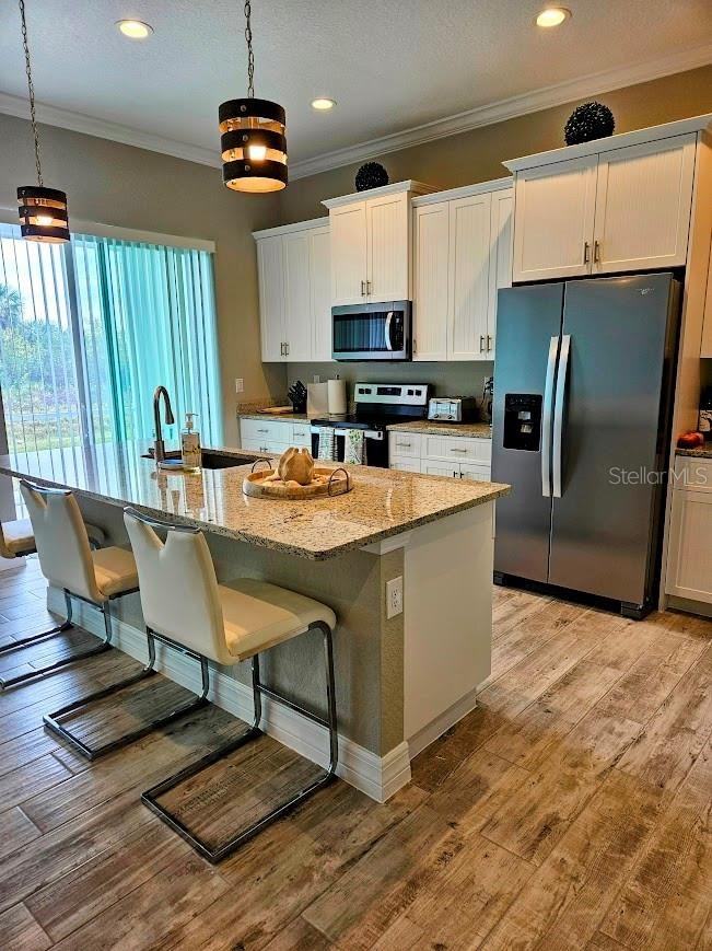 372 Baytree Dr - Photo 2 of 5