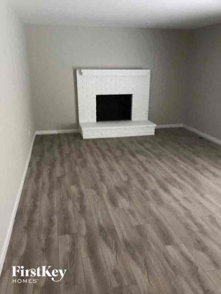 427 Holly Terrace Ct - Photo 3 of 10