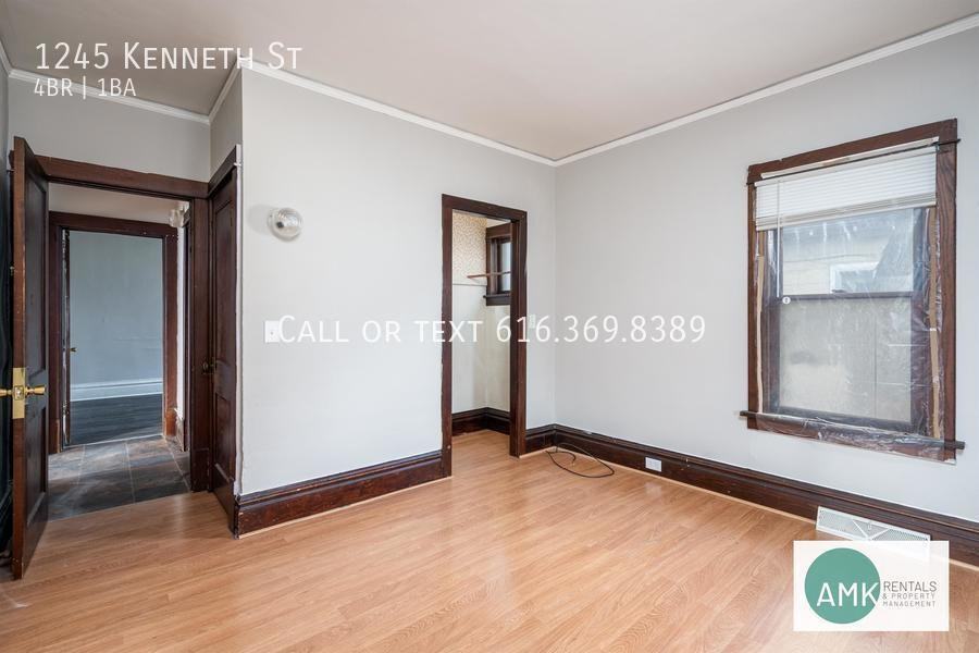 1245 Kenneth St - Photo 3 of 21