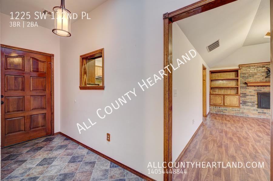 1225 Sw 132nd Pl - Photo 2 of 19