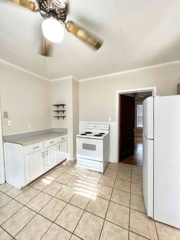 126 Laurel Ave E - Photo 3 of 11