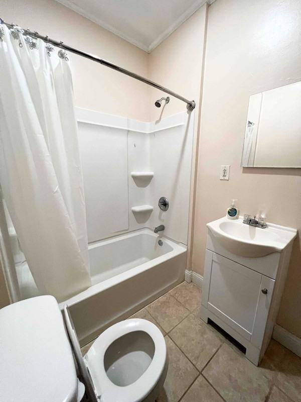 126 Laurel Ave E - Photo 5 of 11